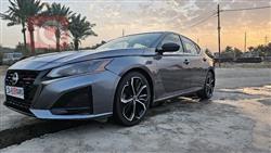 نيسان ألتيما